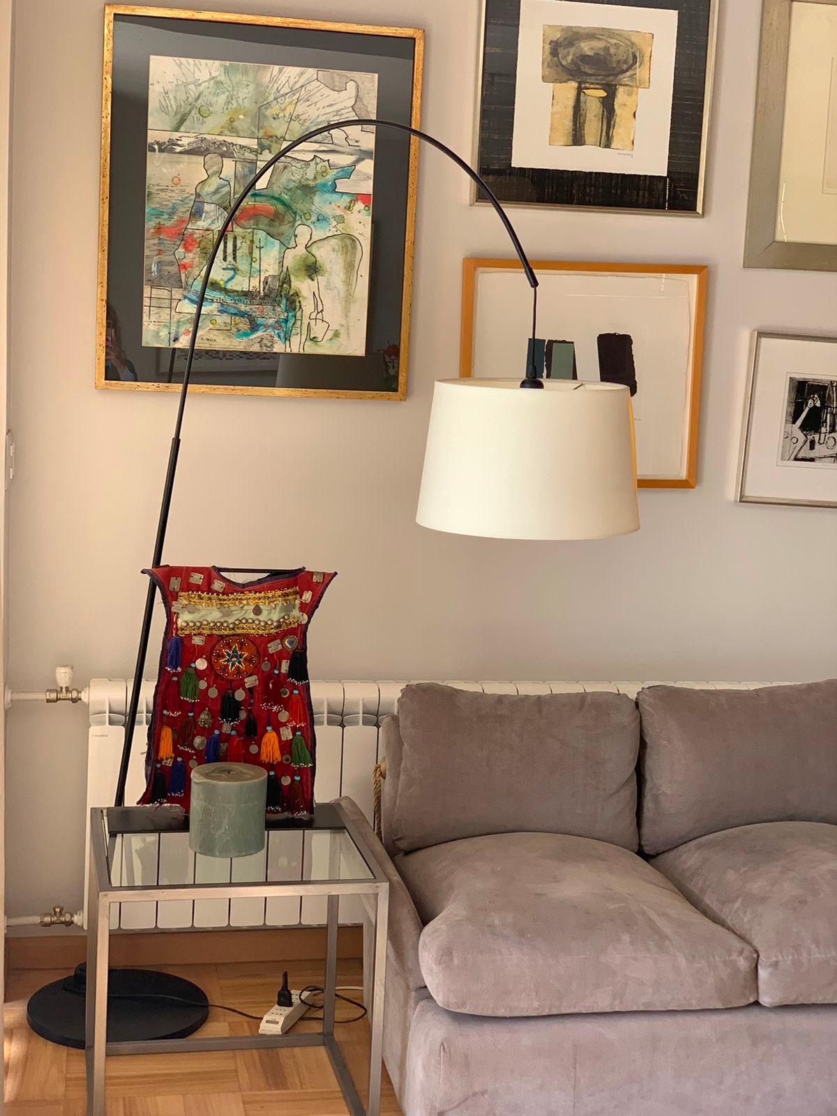 Lámpara de pie curva