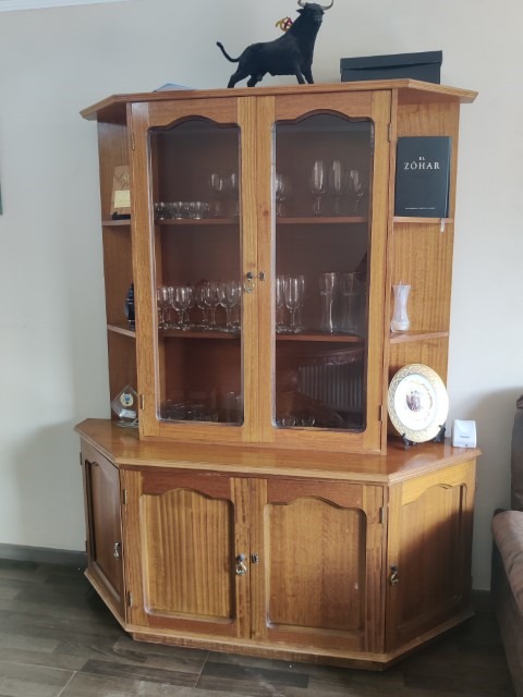 Vitrina de madera