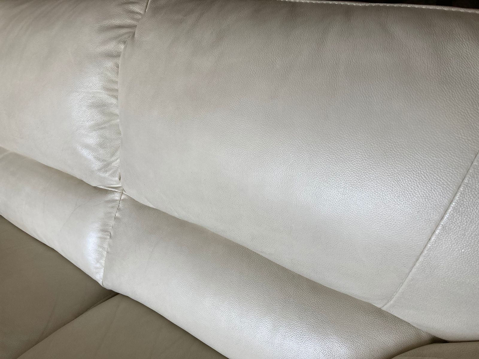 Sofá Natuzzi 2 cuerpos cuero blanco - Imagen 3