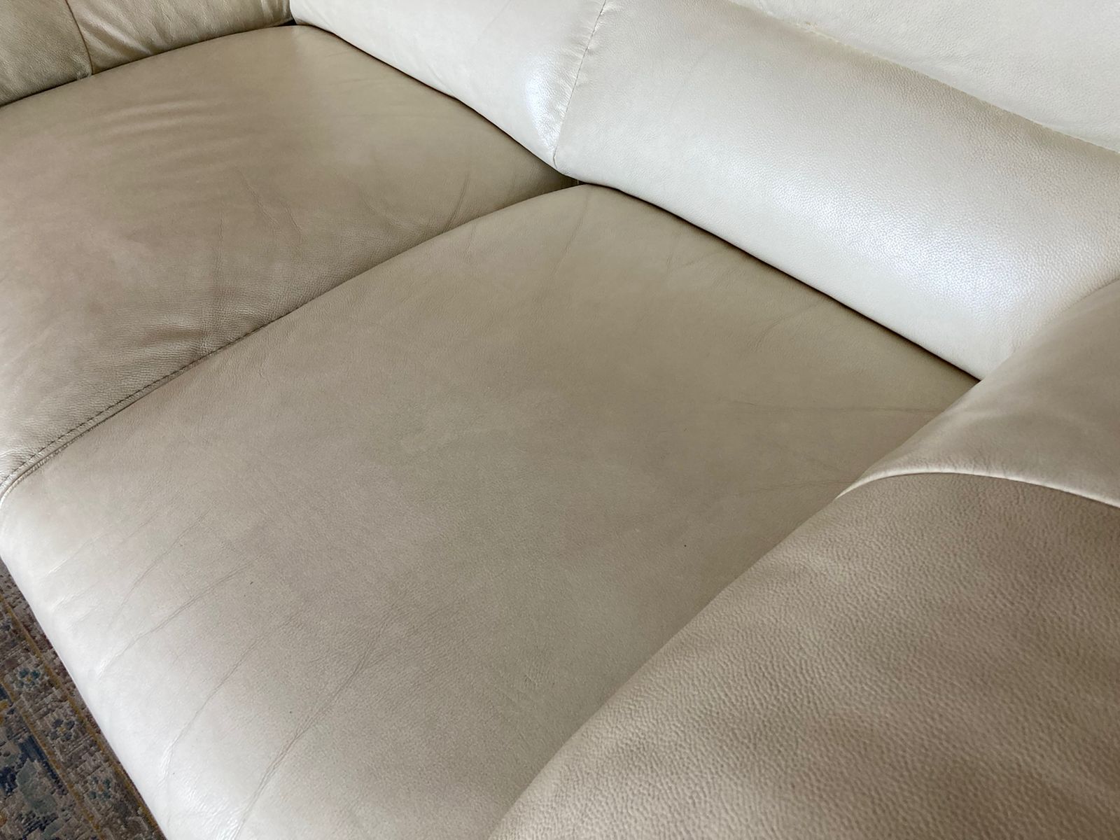 Sofá Natuzzi 2 cuerpos cuero blanco - Imagen 6