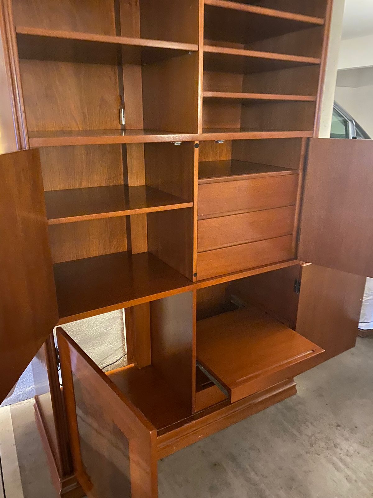 Mueble librero Rosen enchapado cerezo y nogal - Imagen 3