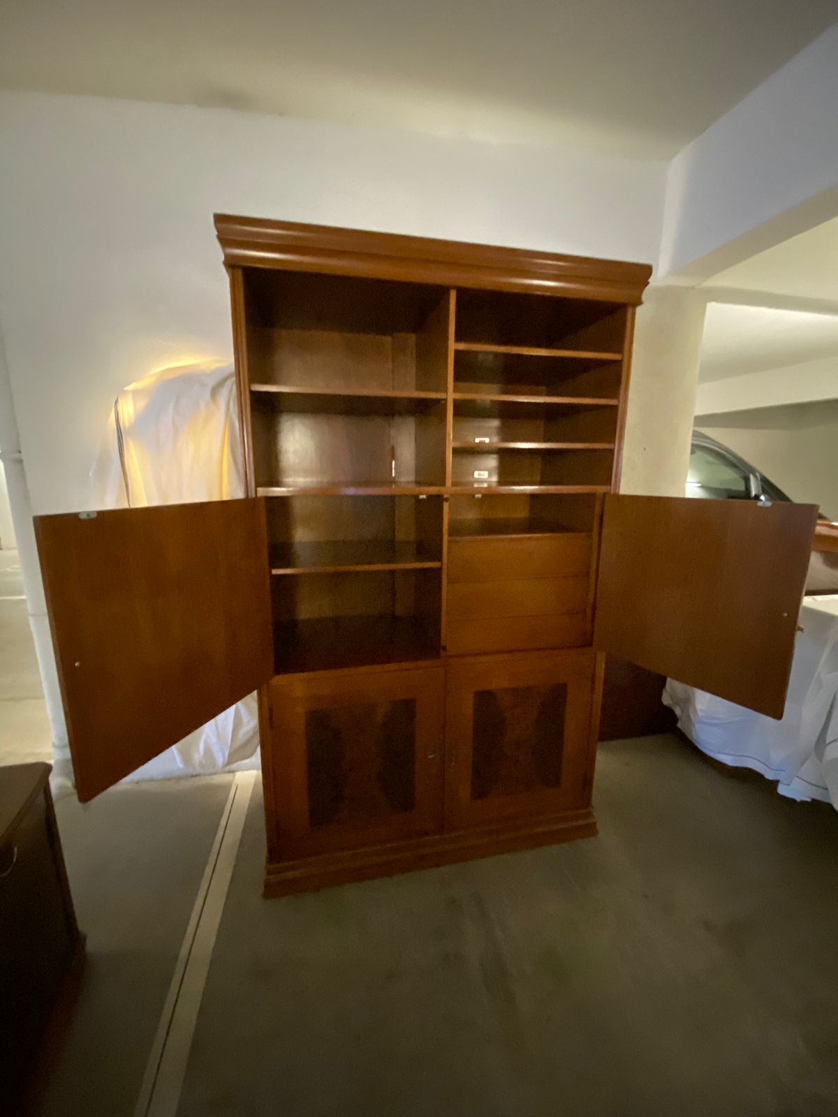Mueble librero Rosen enchapado cerezo y nogal - Imagen 2