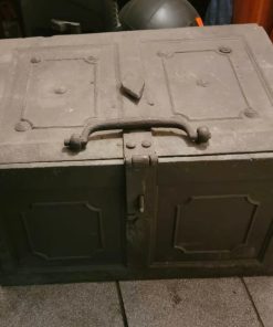 Baúl fierro fundido