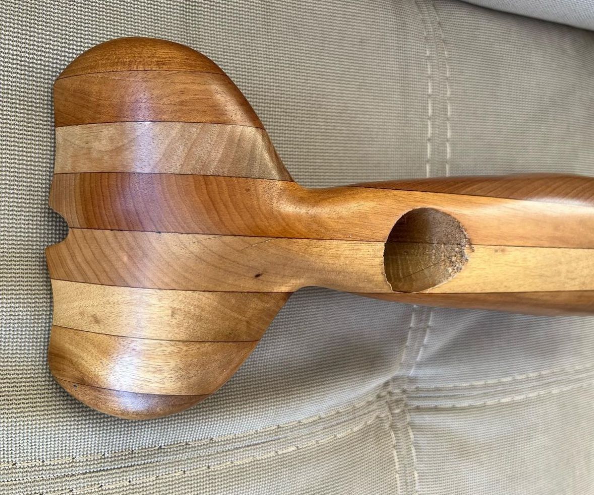 Porta botella madera forma cola ballena - Imagen 2