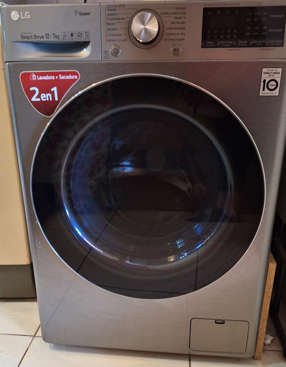 Lavadora secadora LG 12/7 KG