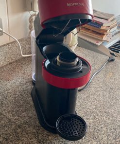 Cafetera Nespresso Vertuo Next roja