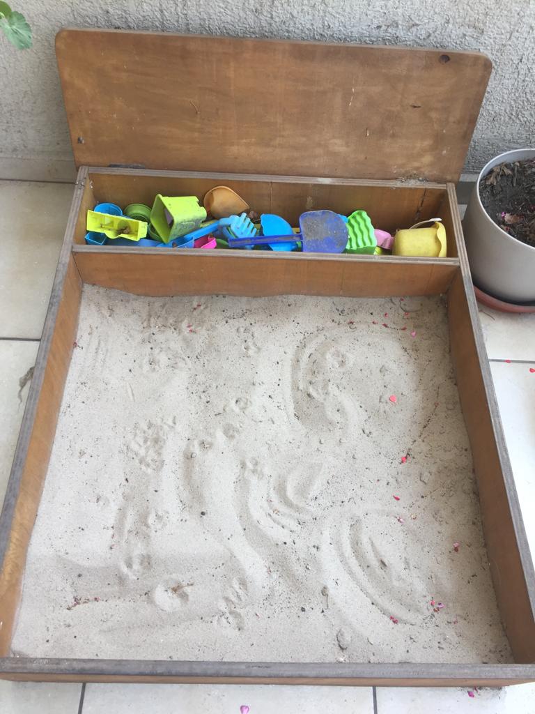 Arenero de madera para niños con asiento / cajón - Imagen 4