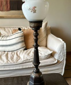 Porta vela bronce con pantalla opalina