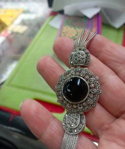 Pulsera de plata con incrustaciones