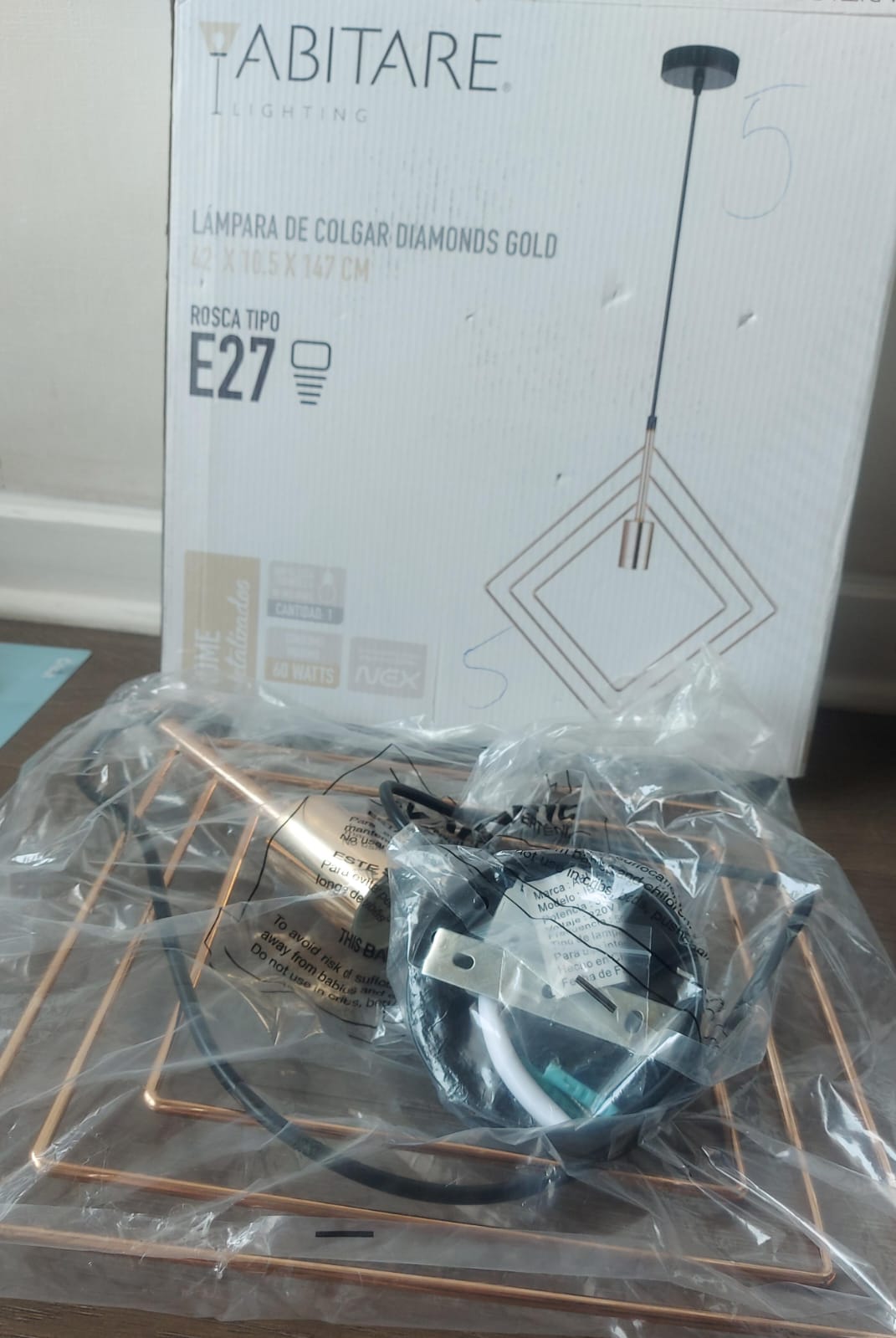 Lámpara de colgar Abitare dorada - Imagen 2