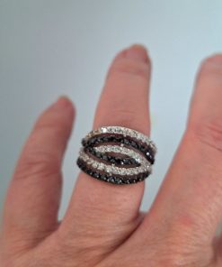 Anillo de plata con circones