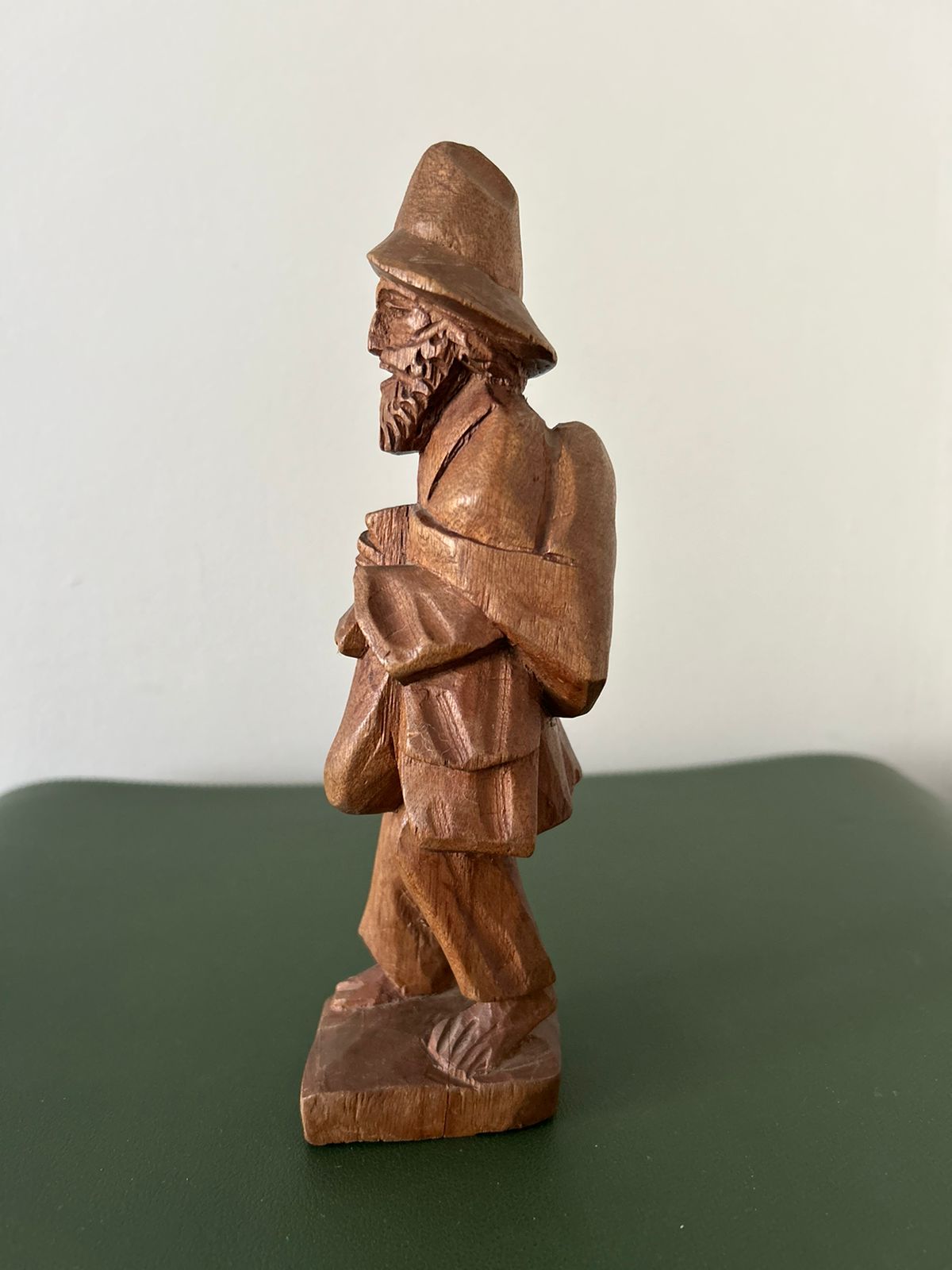 Figura madera viajero - Imagen 2