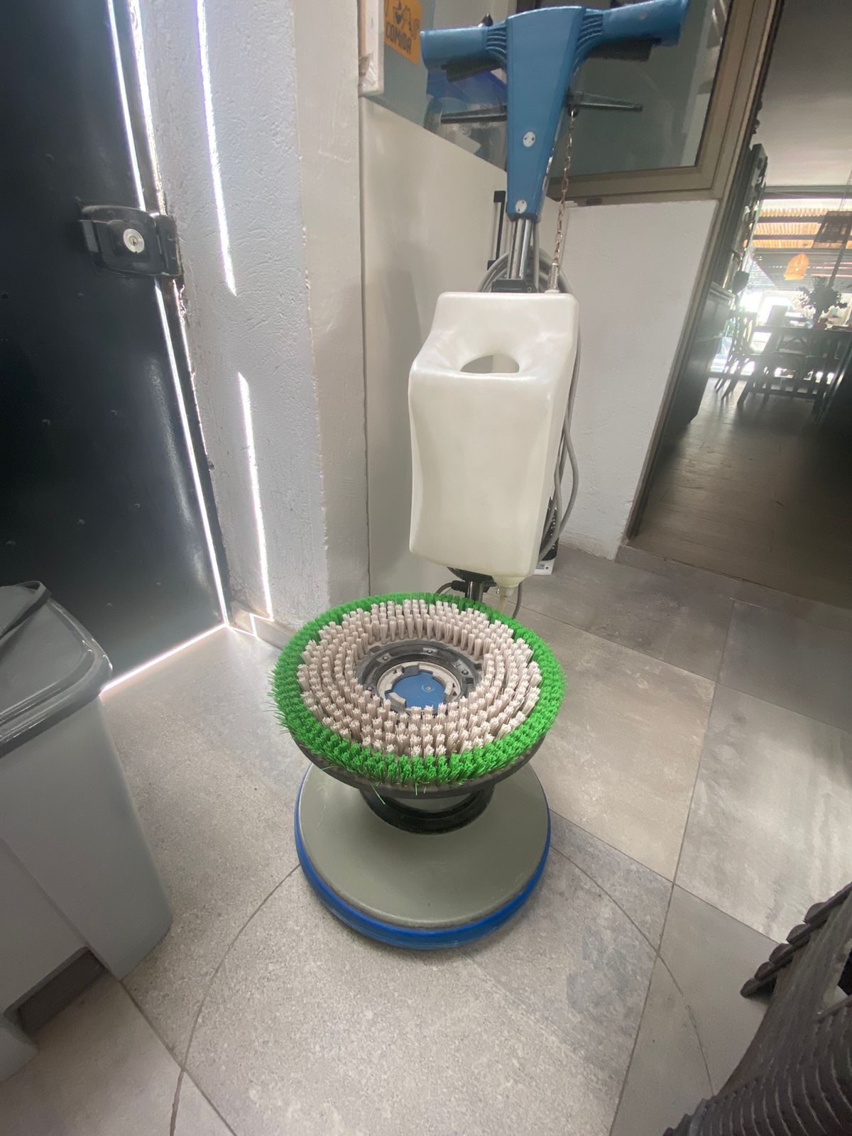 Máquina abrillantadora para pisos - Imagen 3