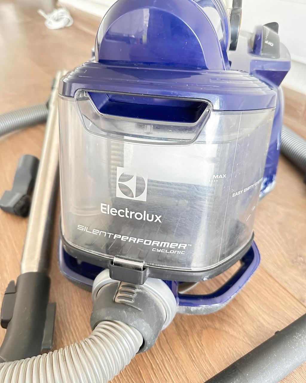 Aspiradora Electrolux Silent Performer Cyclonic - Imagen 2