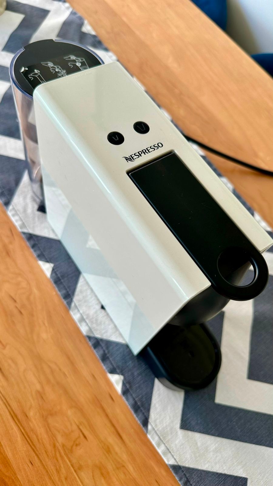 Cafetera Nespresso Mini Essenza