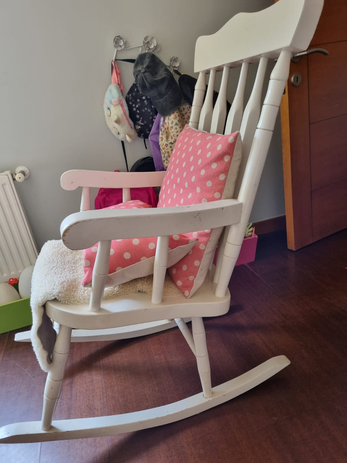 Silla mecedora de madera - Imagen 2