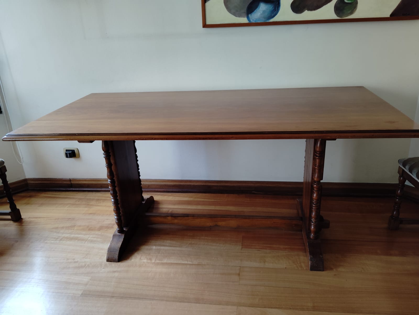 Mesa de comedor en lingue, frailera,