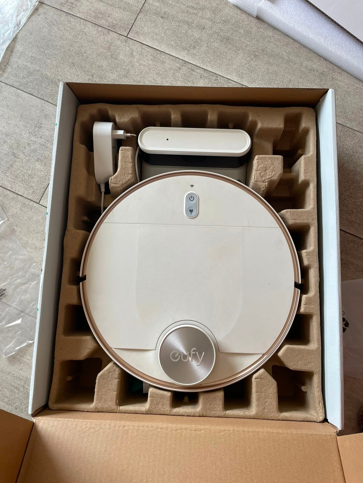 Aspiradora trapeadora Eufy Robovac I70 - Imagen 2