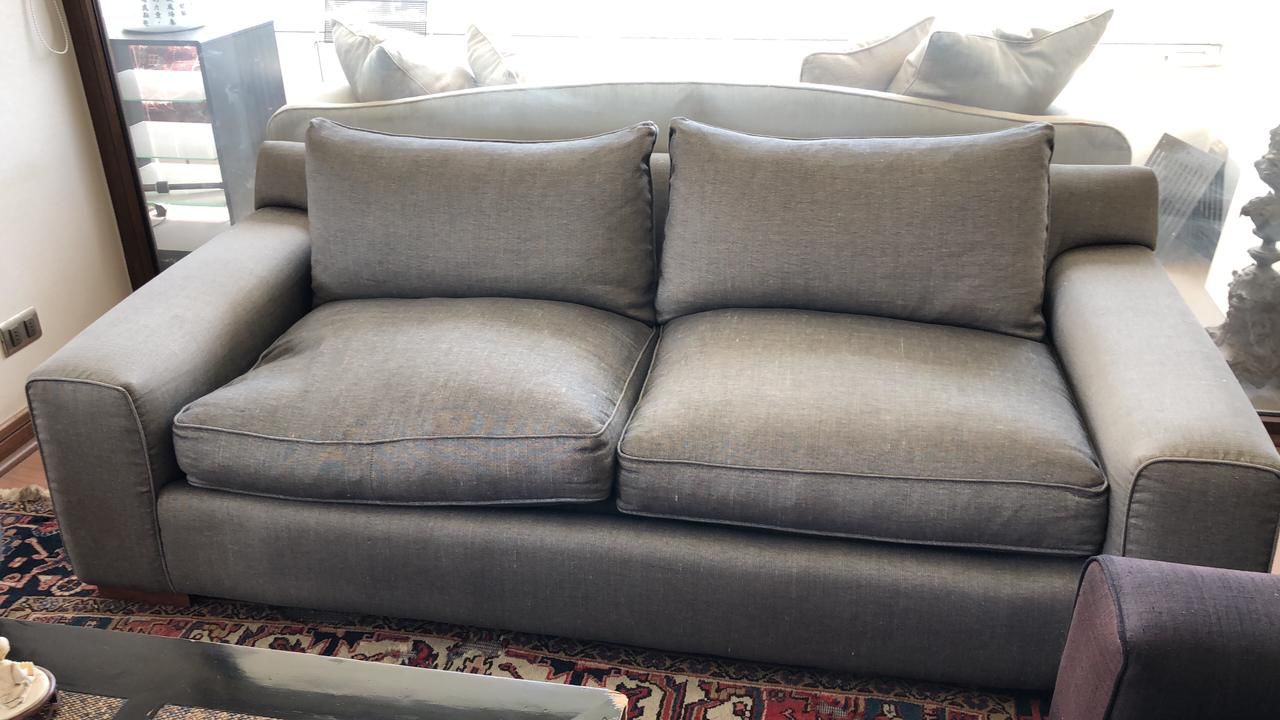 Sofá 3 cuerpos tela gris