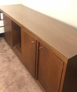 Buffet con cubierta de vidrio