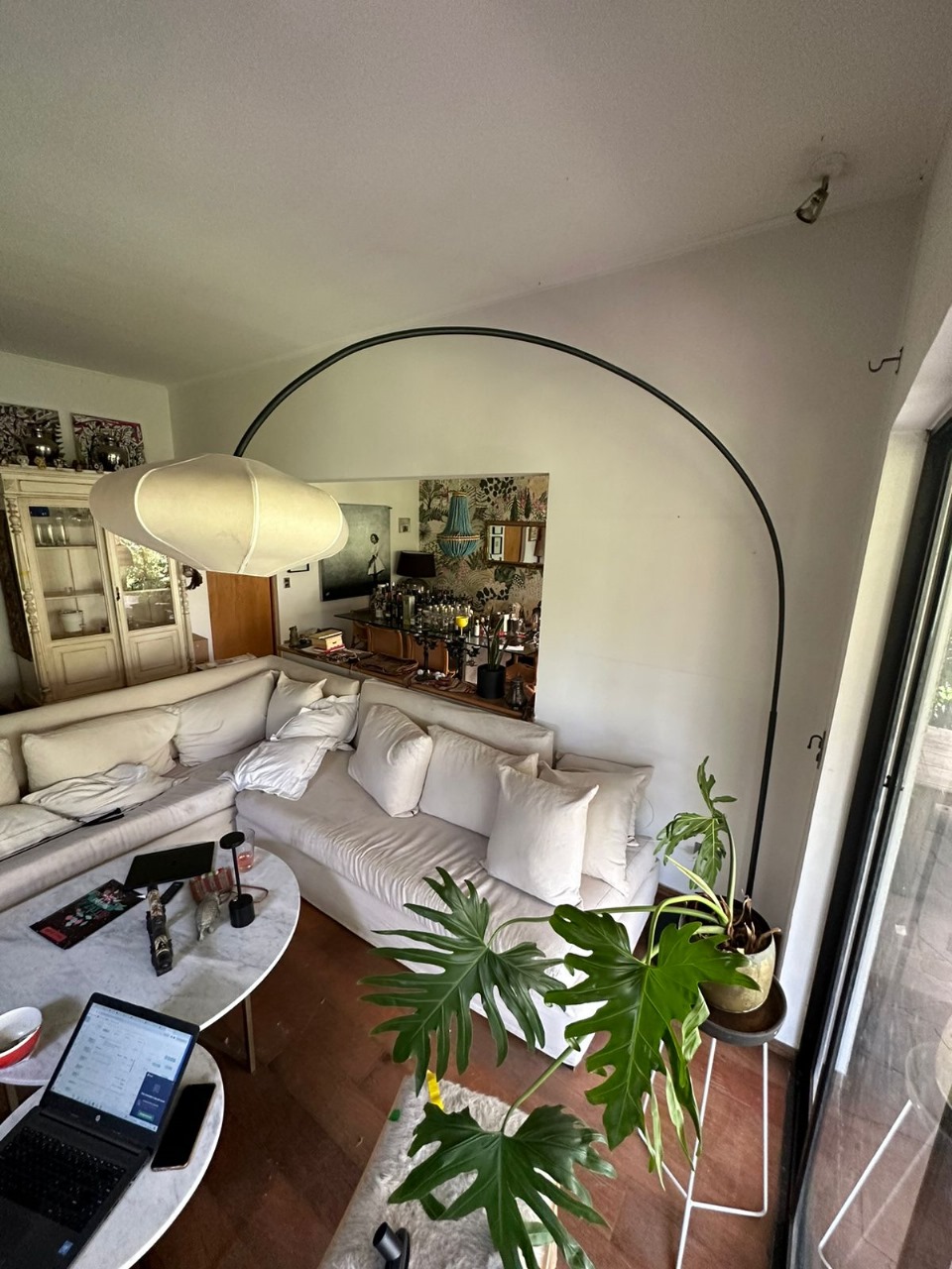 Lámpara de pie curva