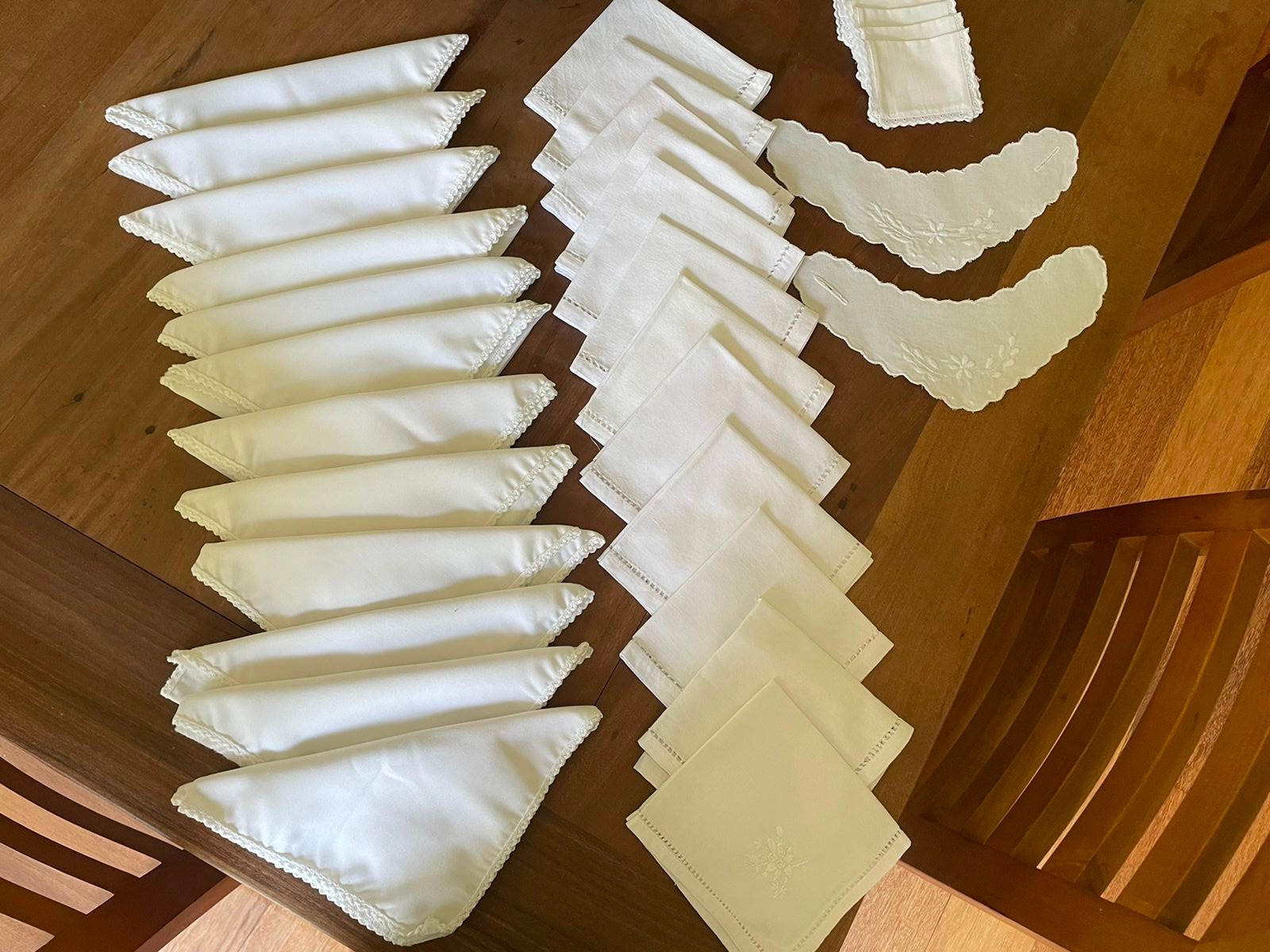 Juego servilletas y protectores de mantel para vino