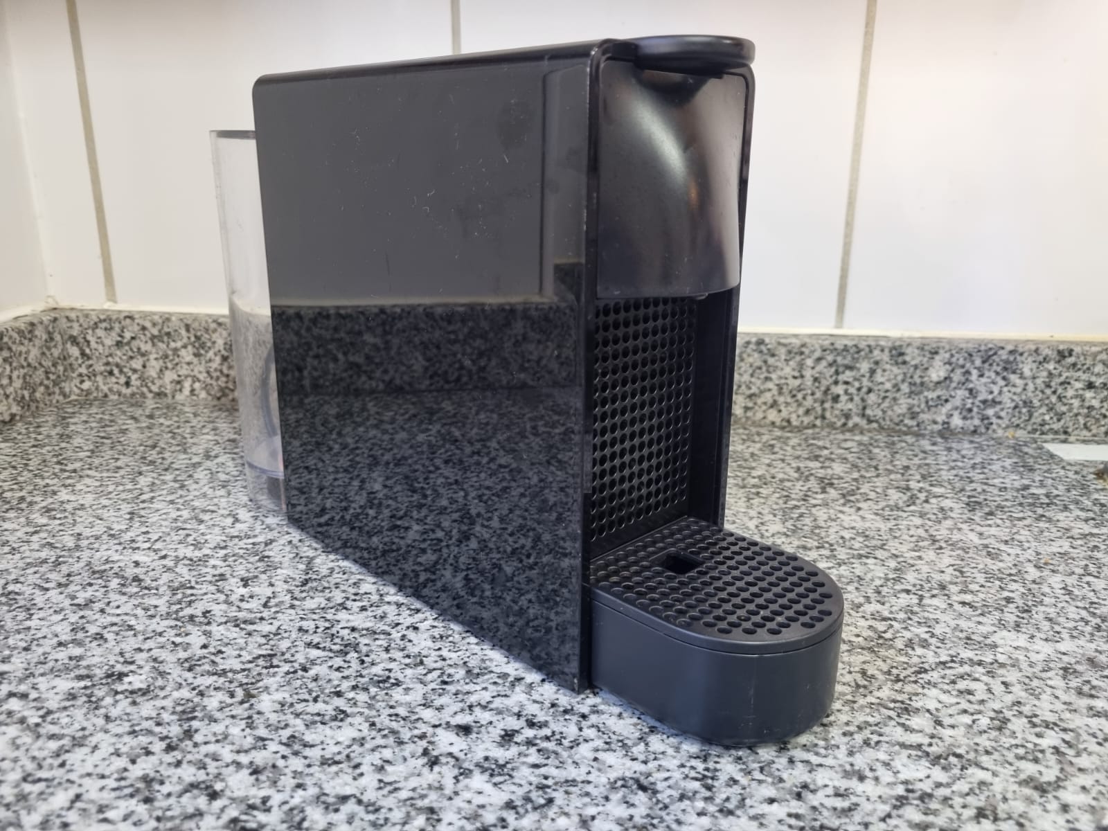 Cafetera Nespresso Essenza mini