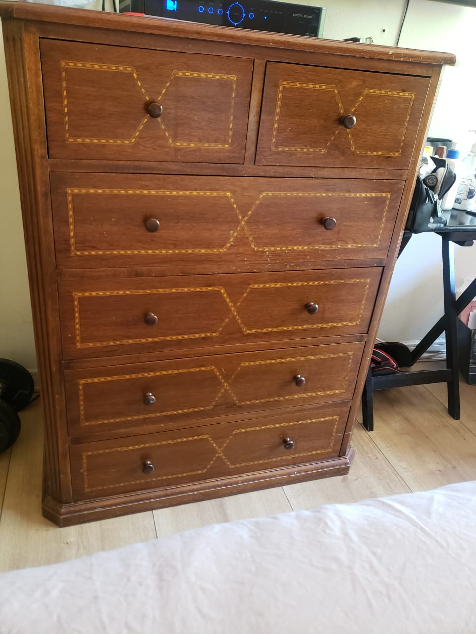 Cómoda 6 cajones nogal con marquetería
