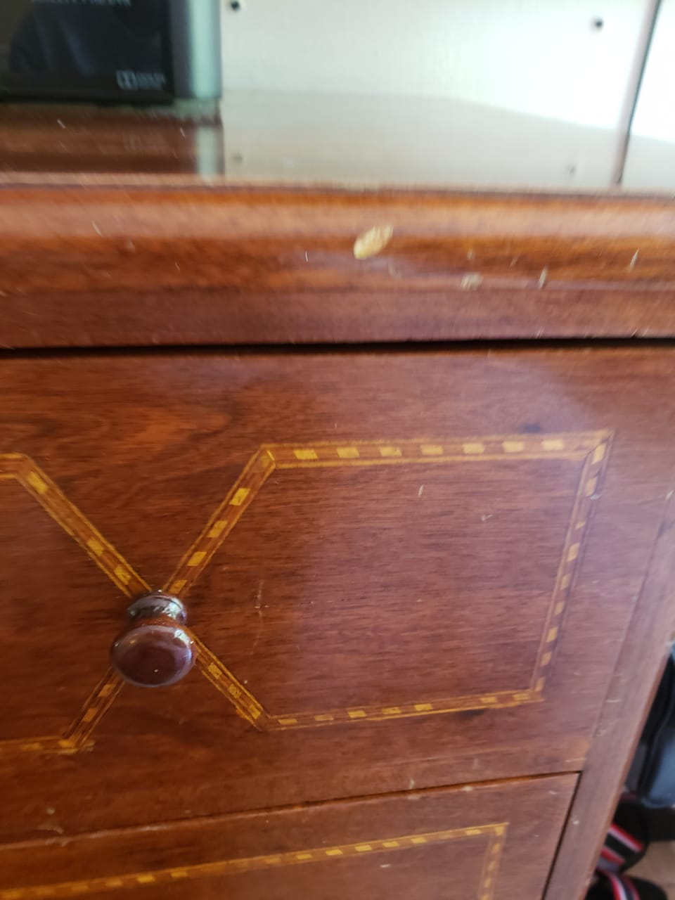 Cómoda 6 cajones nogal con marquetería - Imagen 4