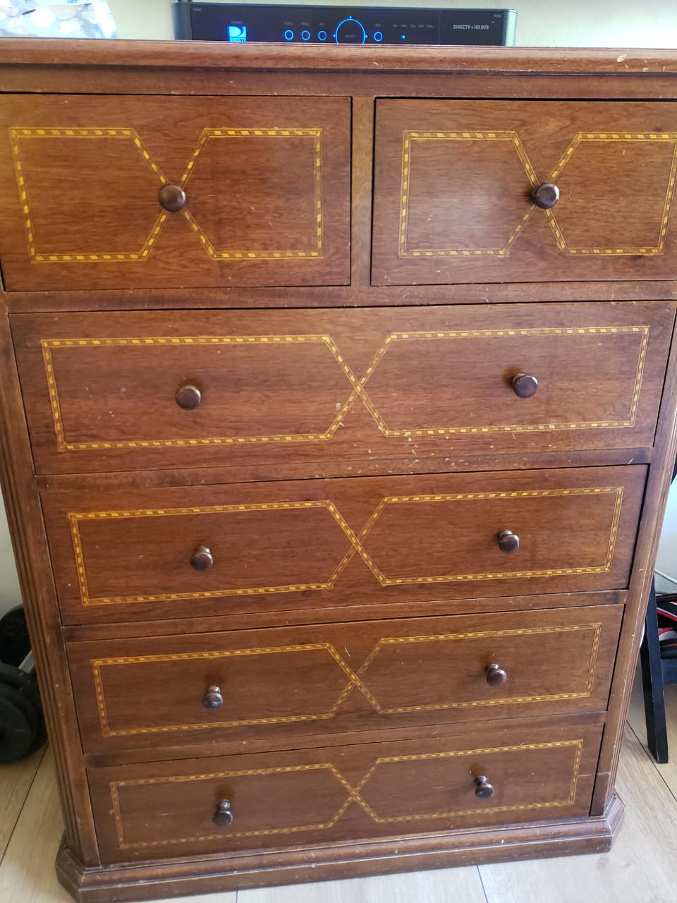 Cómoda 6 cajones nogal con marquetería - Imagen 2