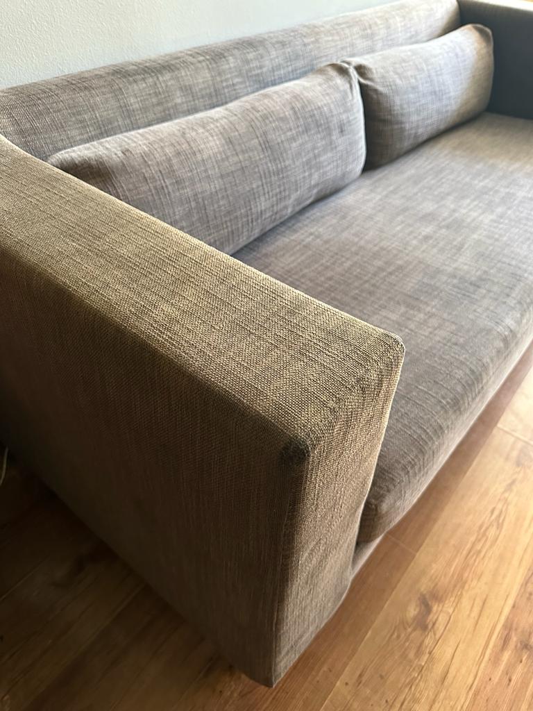 Sofá 3 cuerpos tela gris - Imagen 2