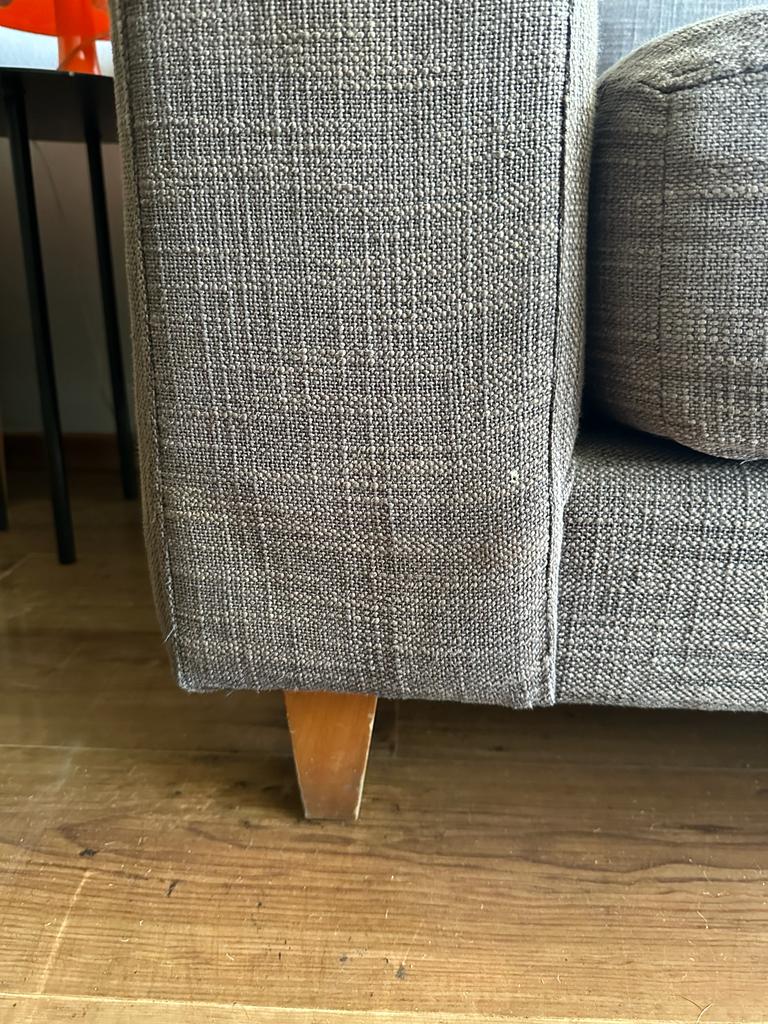 Sofá 3 cuerpos tela gris - Imagen 4