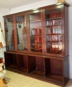 Mueble vitrina antiguo de madera