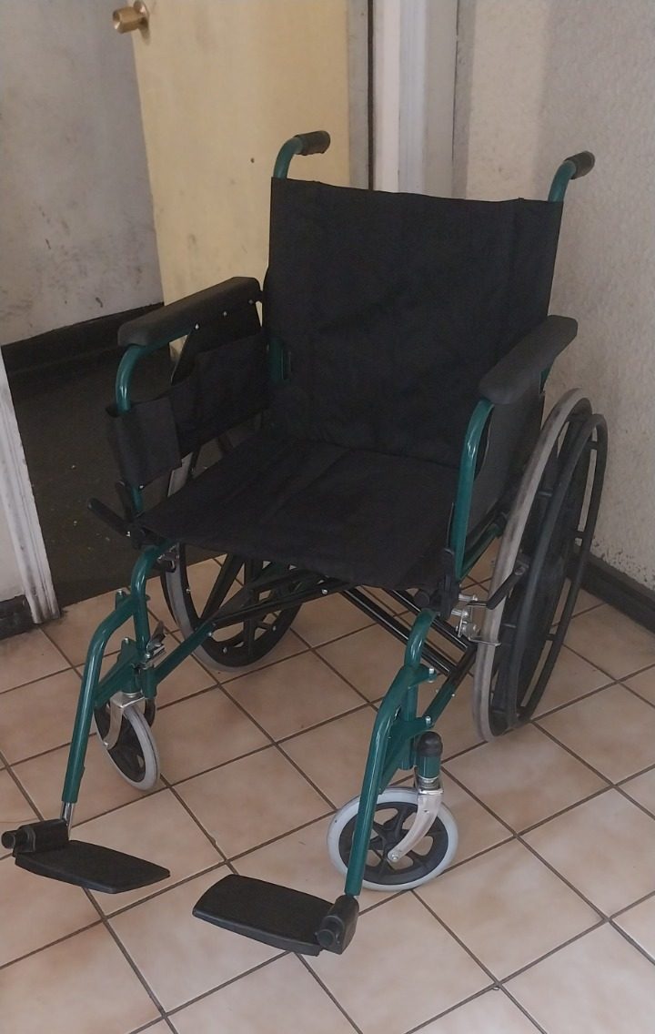 Silla de ruedas acero negro Blunding