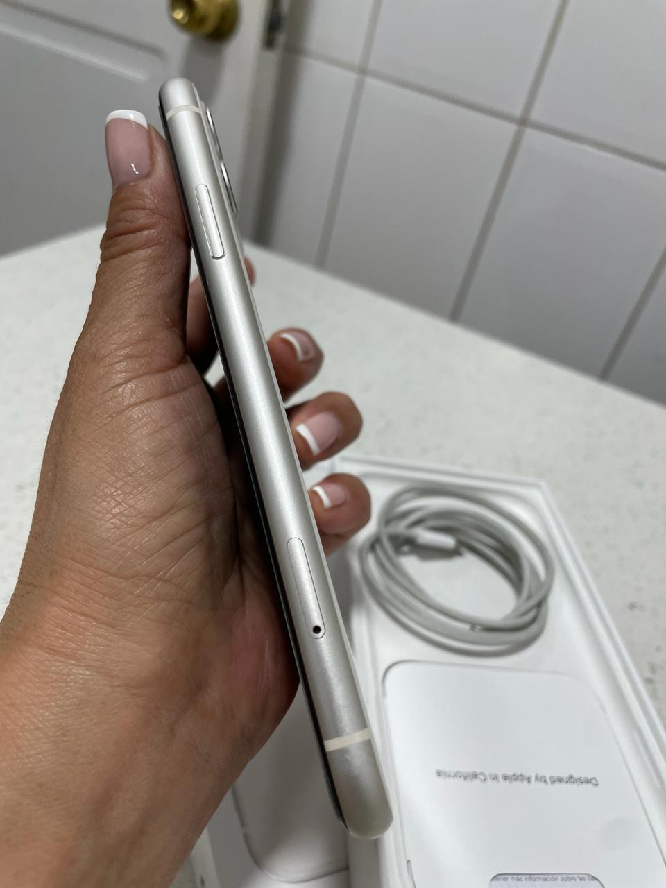 iPhone 11 blanco 128 GB - Imagen 5