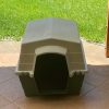 Casa de perro plástica