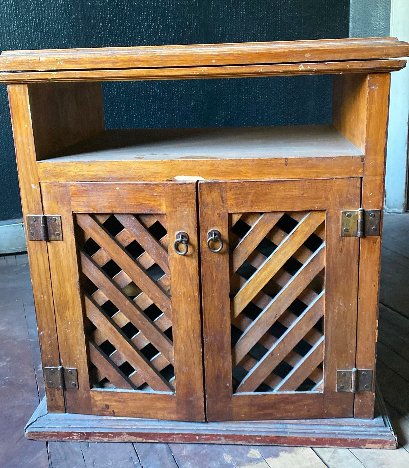 Mueble TV de madera cubierta giratoria