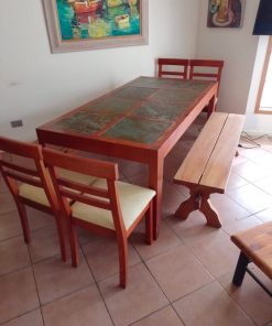 Juego comedor 4 sillas y 2 banquetas