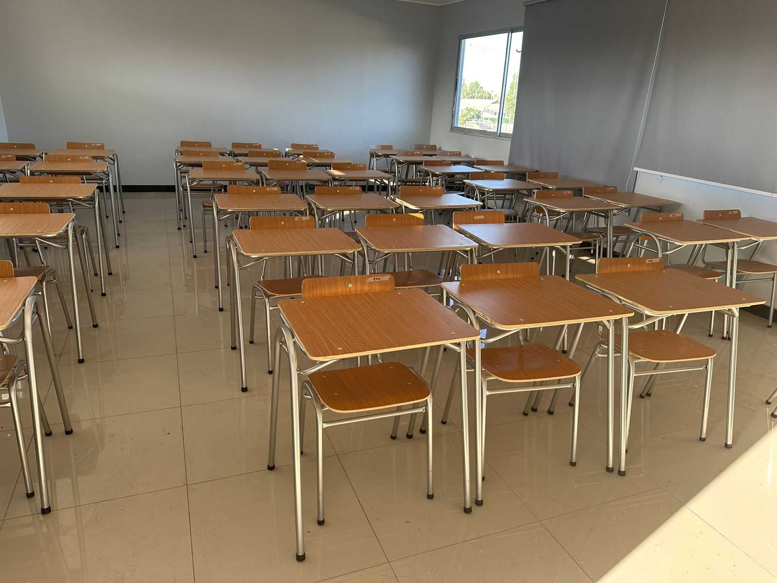 Pupitres escolares - Imagen 2