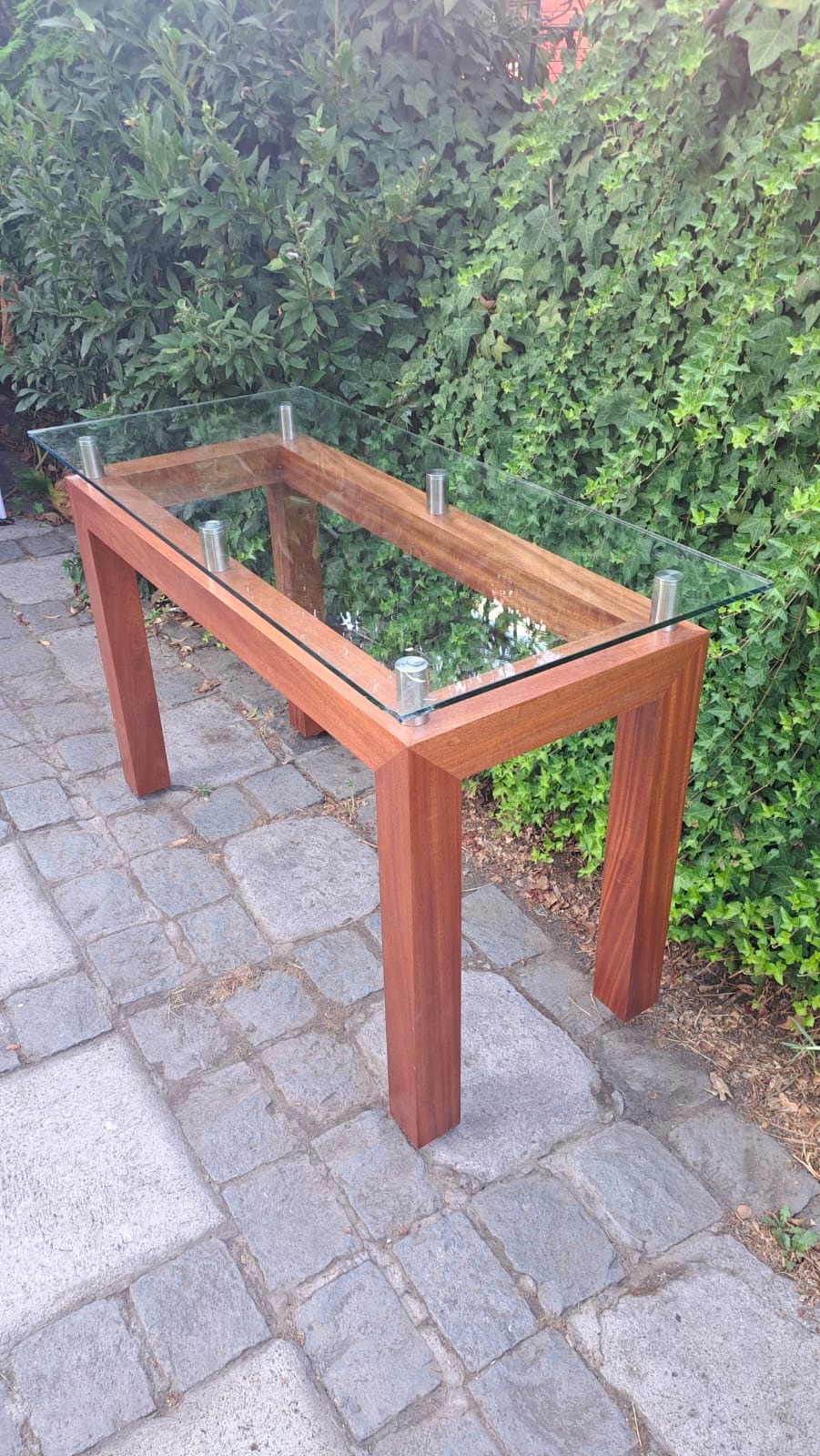 Arrimo con vidrio biselado y madera