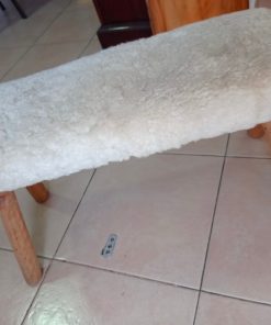 Banqueta madera y lana natural