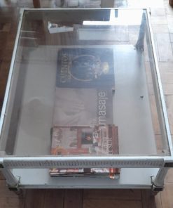 Mesa de centro madera con aplicaciones metal