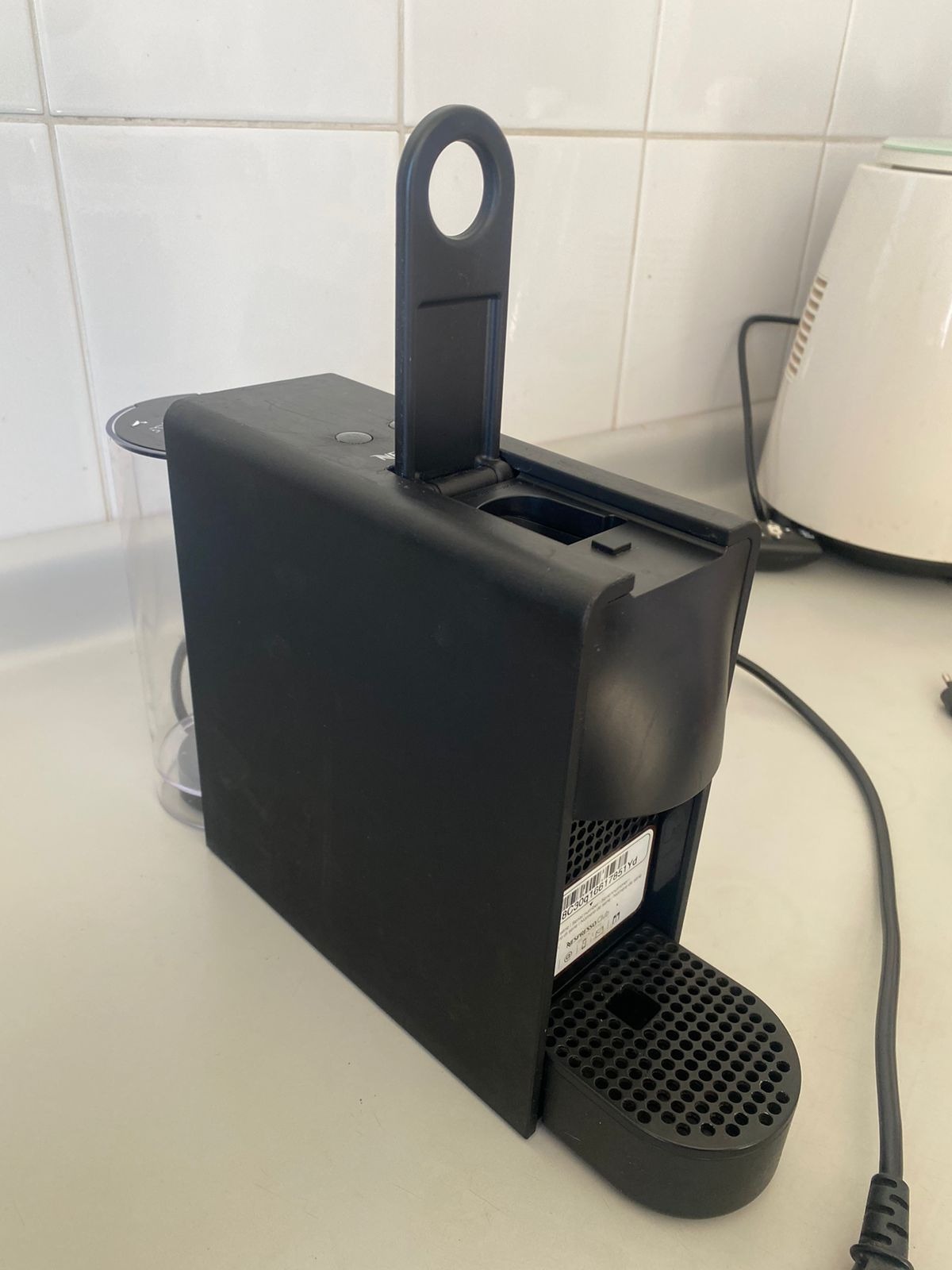 Cafetera Nespresso Essenza mini negra