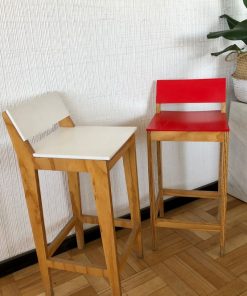 Par de taburetes CNC terciado