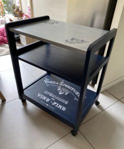 Mesa auxiliar con ruedas