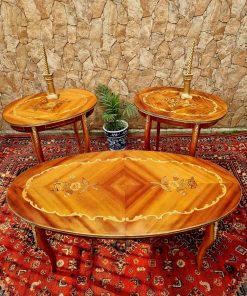 Juego de mesas Luis XV con marquetería