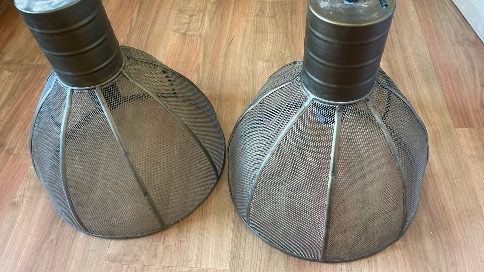 Par lámparas colgantes metálicas - Imagen 3