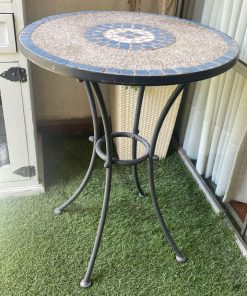 Mesa metálica con cuarzo