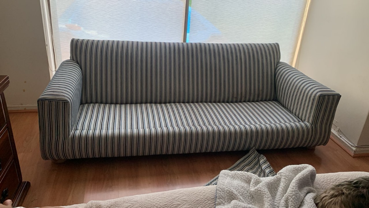 Sofá 3 cuerpos con rayas Raulí