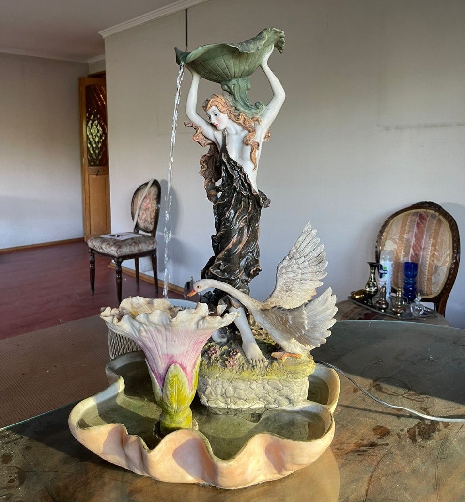 Fuente de agua resina